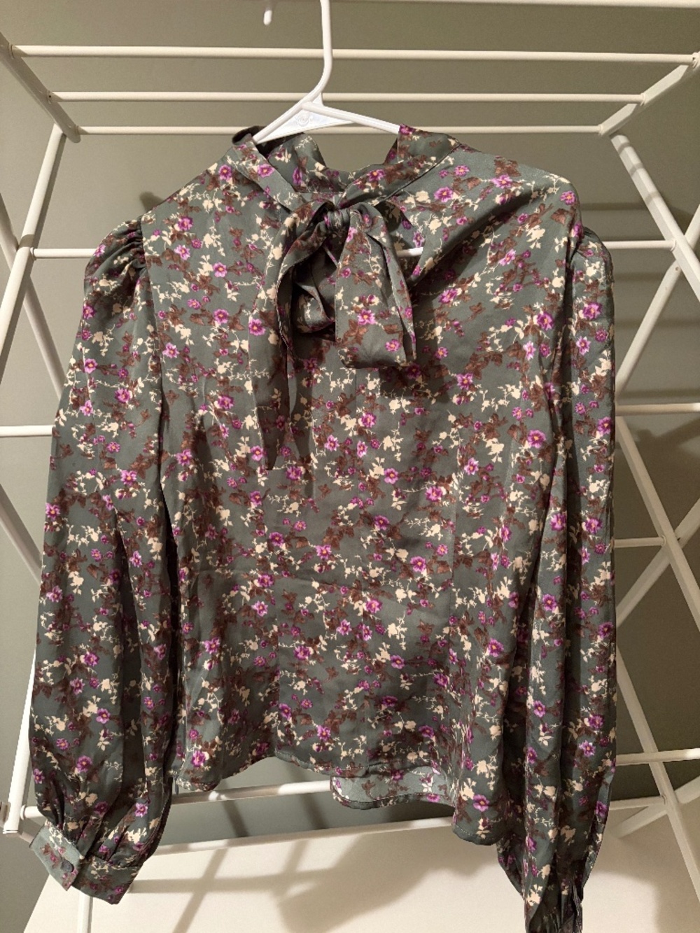 floral blouse - Picture 2 of 3